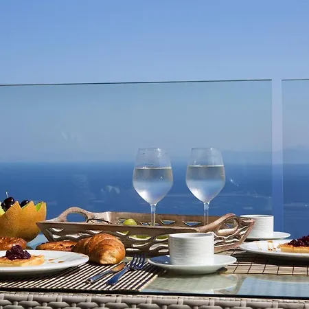 فيلة Thea Thalatta Tsoukaládhes