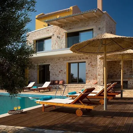 Villa Thea Thalatta Tsoukaladhes