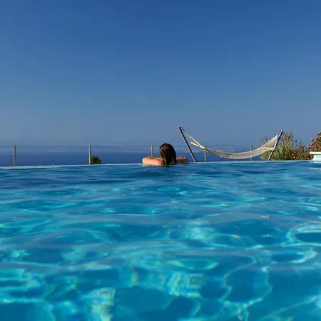 Villa Thea Thalatta Tsoukaladhes